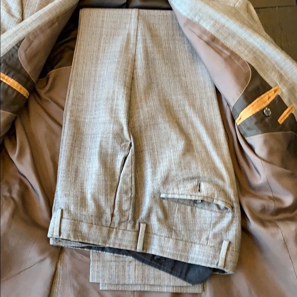 Suit - Picture 4 of 5